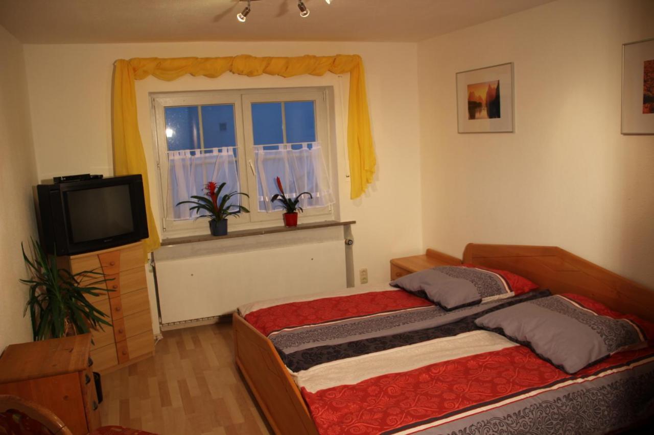 Ferienwohnung Mit 4 Schlafzimmer Fuer 2 Bis 9 Gaeste----Apartment With 4 Bedrooms For 2 To 9 Guests Nuremberg Exterior photo